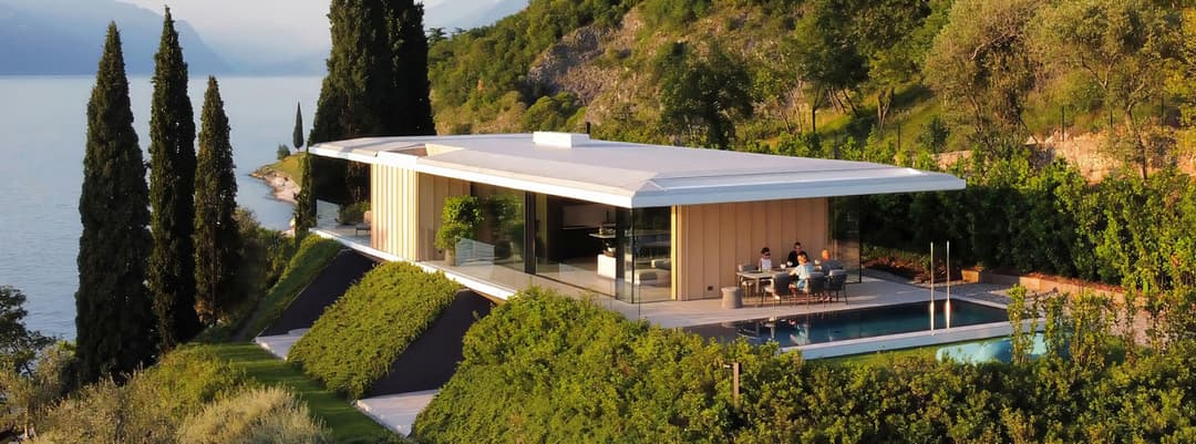 بررسی ویلای دللاگو در ایتالیا همراه با پلان‌های معماری | نمونه‌ای از معماری مدرن و پایدار